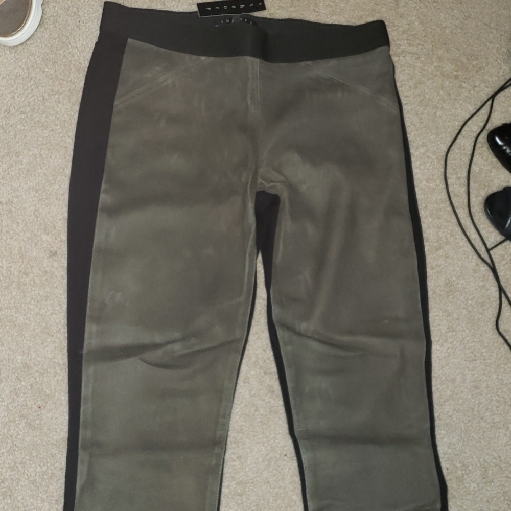 THEORY front paneled NWT real leather pants